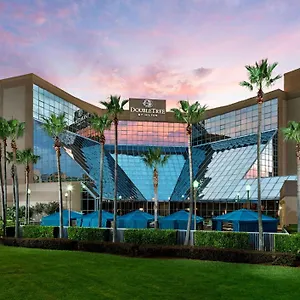 *** Hotel Doubletree By Hilton Airport United States